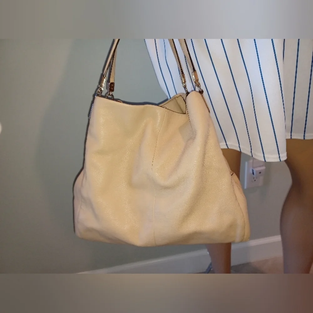 Coach Pebbled Tan Leather Madison Phoebe 3 Compartment Bag Like New Cond… - Picture 2 of 16